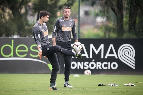Em busca de reação na Libertadores, Atlético treinou na tarde deste domingo, na Cidade do Galo, antes de viagem para Montevidéu, local da partida contra Nacional