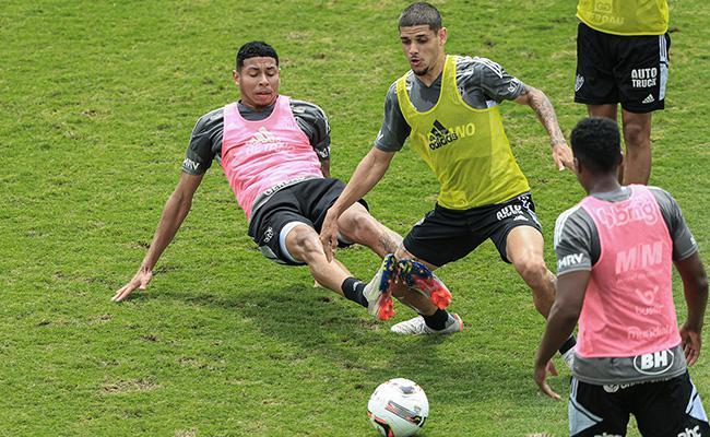 ltimo treino do Atltico foi bastante disputado na Cidade do Galo