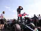 Hamilton vence GP da Inglaterra aps batida polmica com Verstappen
