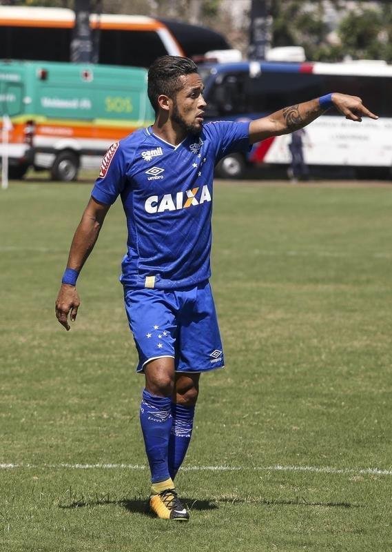 Cruzeiro chegou a abrir 2 a 0 sobre o Londrina, com gols de Lucas Silva e Sassá, mas cedeu o empate no segundo tempo e perdeu nos pênaltis por 3 a 1. Time foi eliminado na semifinal da Primeira Liga.
