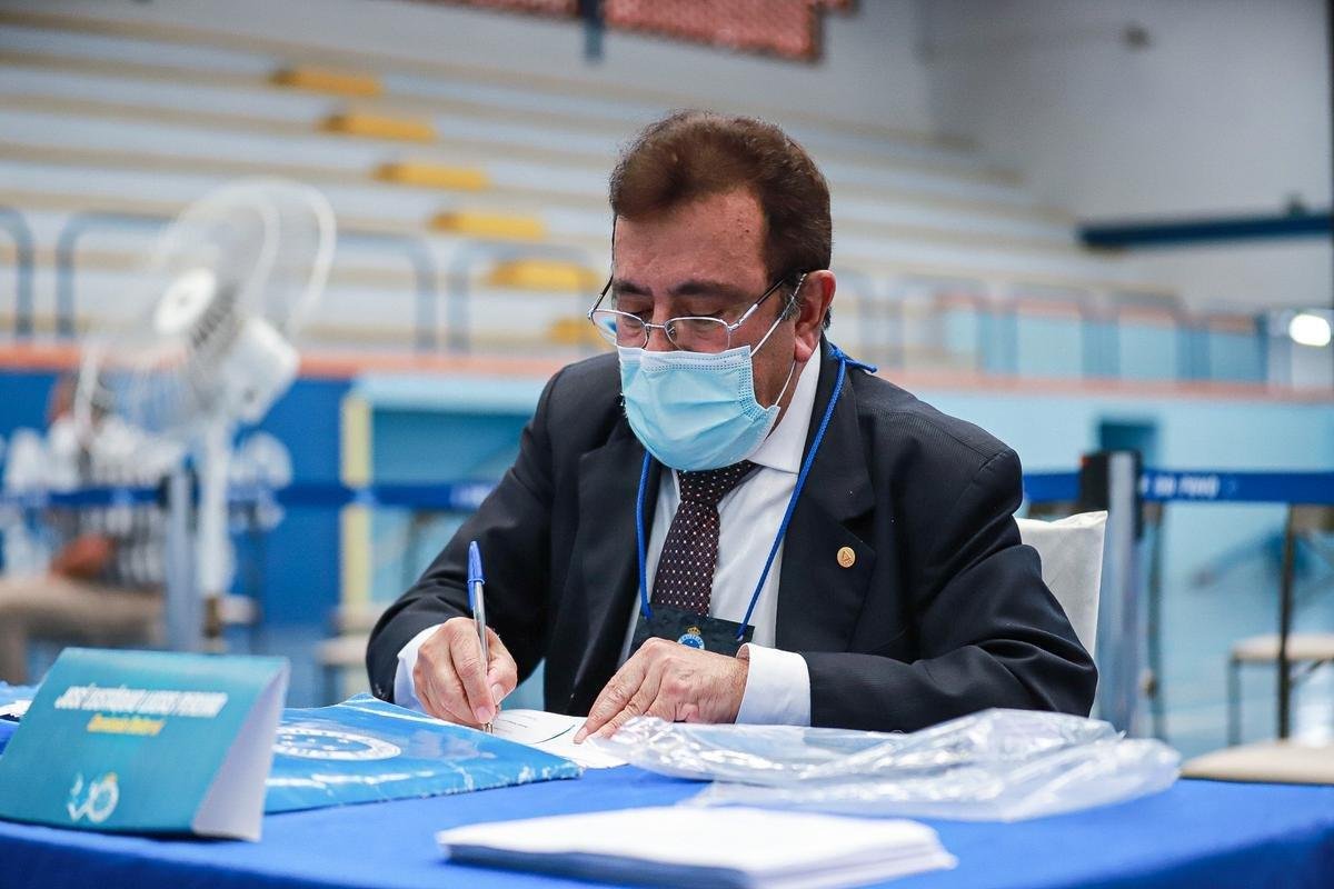 Eleies para a Mesa Diretora do Conselho Deliberativo e para o Conselho Fiscal do Cruzeiro, no Parque Esportivo do Barro Preto, em Belo Horizonte