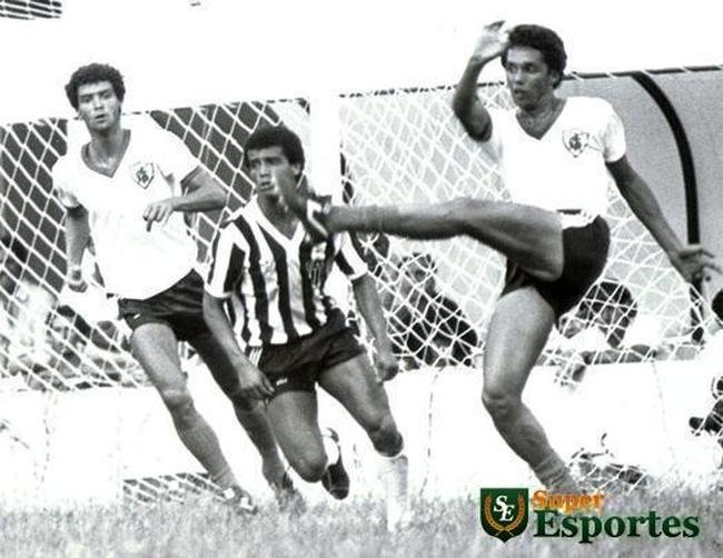 Camisa branca do Amrica do ano de 1986 - jogo de reabertura do Estdio Independncia