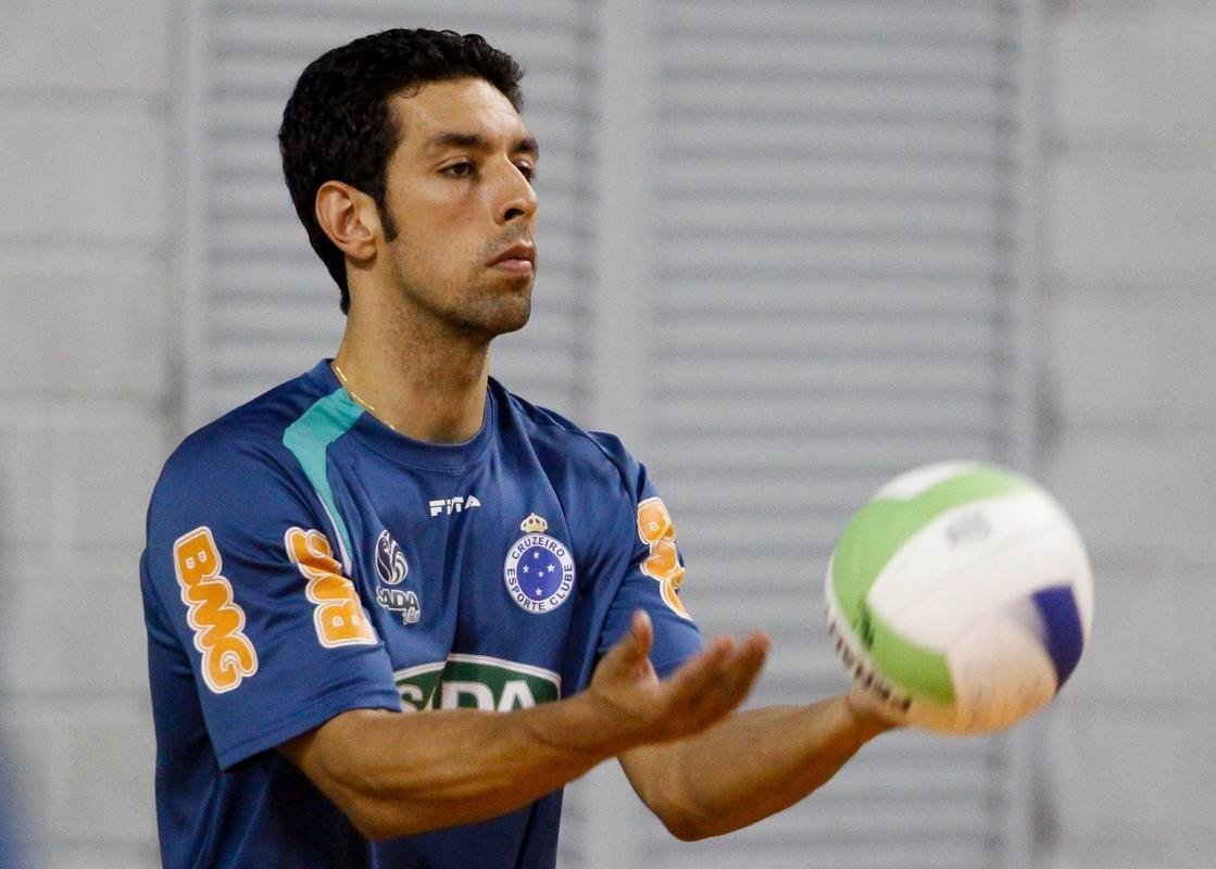 Ex-jogador de vlei de Minas e Cruzeiro, Serginho (PV) recebeu 1.829 votos para vereador em Belo Horizonte e no foi eleito.