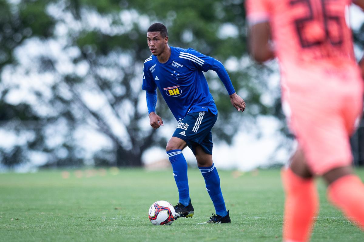 Imagens do jogo-treino entre Cruzeiro e Bolívar, neste sábado (20/2), na Toca da Raposa II. Time celeste venceu por 1 a 0