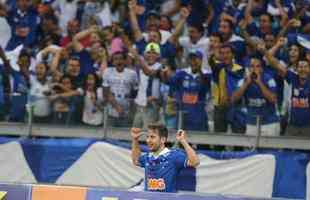 Imagens da partida entre Cruzeiro e Portuguesa, no Mineiro, pela 25 rodada do Campeonato Brasileiro  