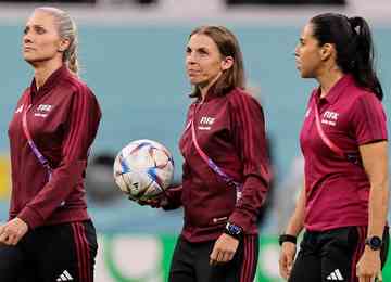 Pela primeira vez na história, árbitras mulheres estiveram no comando da partida entre Costa Rica e Alemanha, na Copa do Mundo
