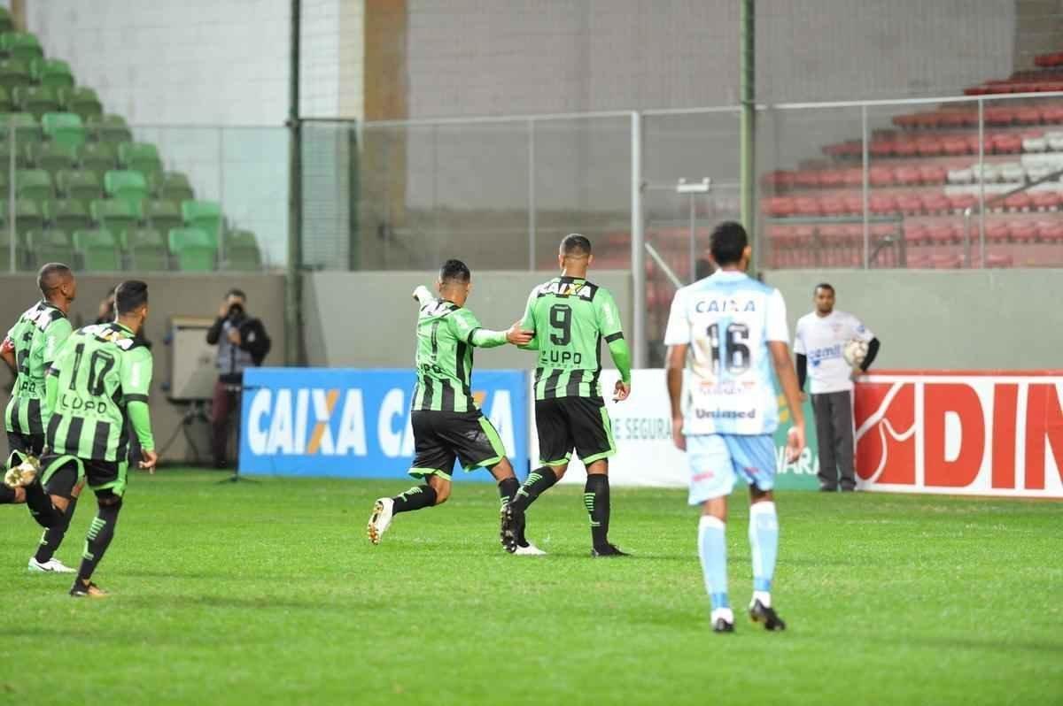 Amrica e Londrina se enfrentaram no Independncia, pela 18 rodada da Srie B do Brasileiro