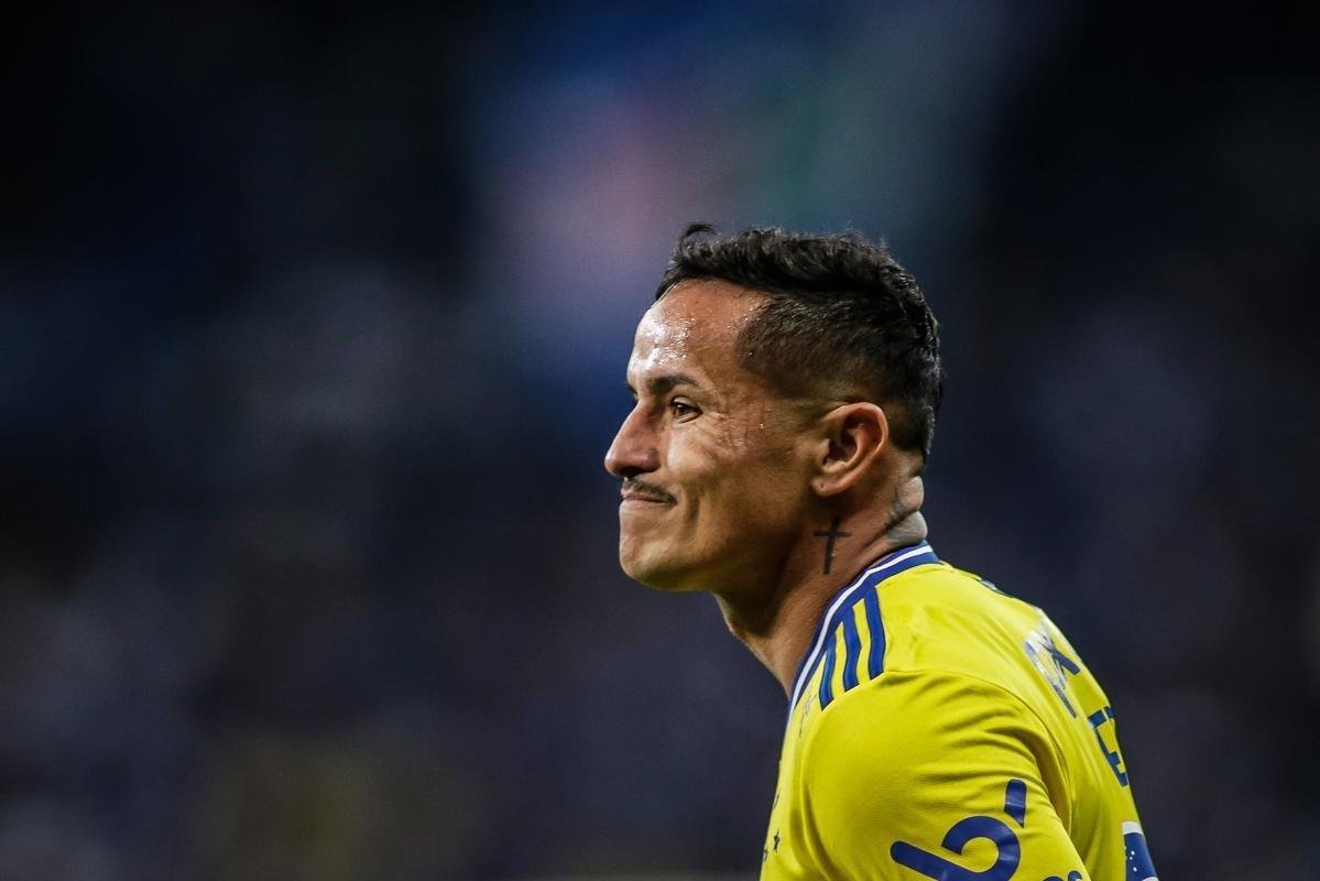 As melhores fotos do jogo entre Cruzeiro e Operrio-PR, no Mineiro, em Belo Horizonte, pela 29 rodada da Srie B do Brasileiro