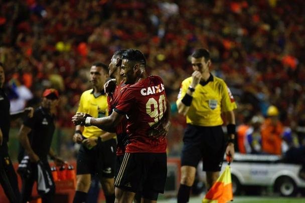 Duelo entre Sport e Atlético, na Ilha do Retiro, vale pela oitava rodada do Brasileirão