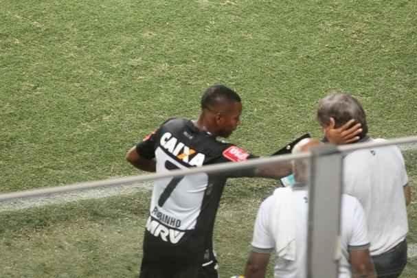 Robinho entrou em aos dez do segundo tempo, e ainda no teve noite brilhante no Galo
