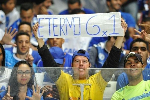Torcida do Cruzeiro lotou o Mineiro em duelo com o Grmio pela semifinal da Copa do Brasil