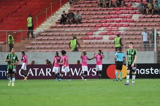 Fotos da derrota do Amrica para o Independiente del Valle, por 2 a 0, no Independncia, pelo Grupo D da Copa Libertadores