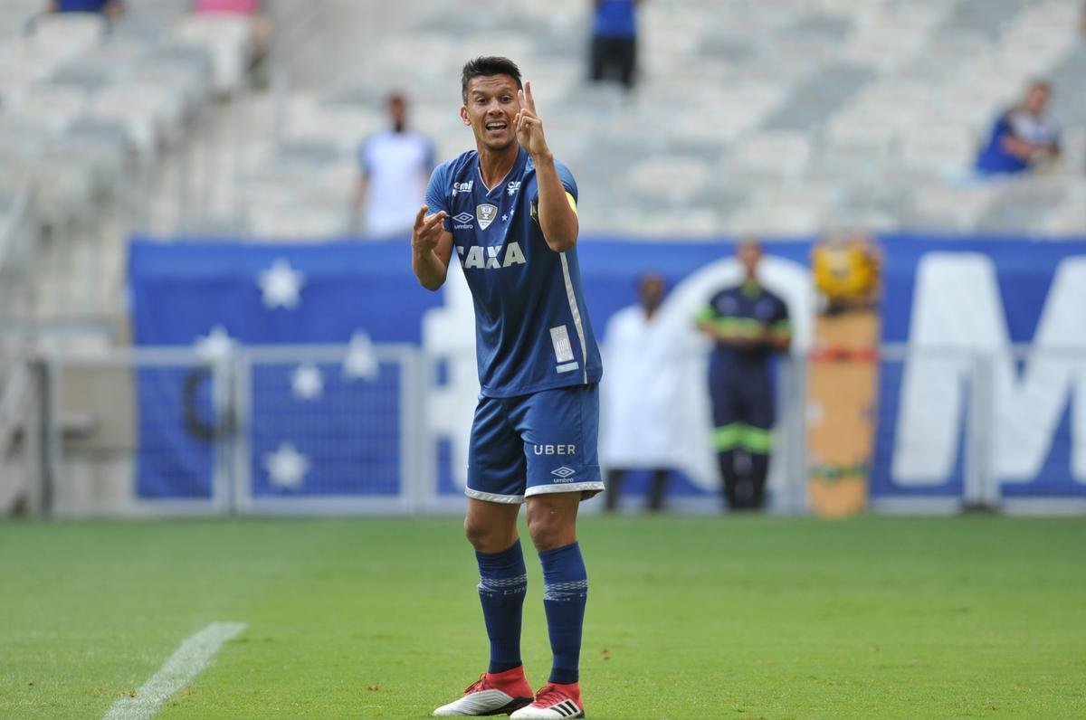 Fotos de Cruzeiro x Villa Nova, no Mineiro, pela stima rodada do Campeonato Mineiro