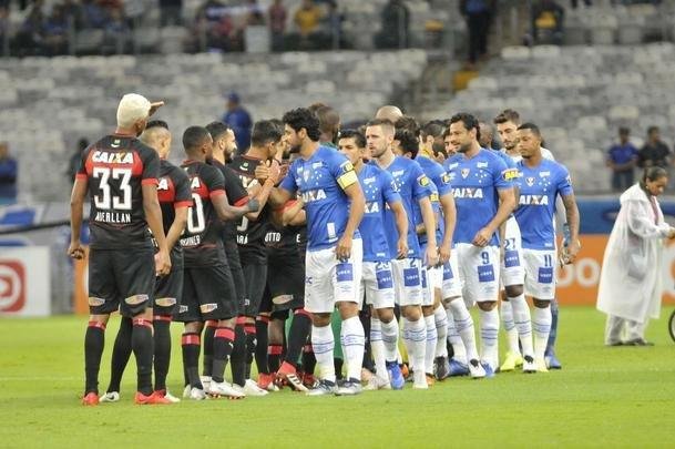 No segundo tempo, Fred marcou duas vezes e ampliou vantagem do Cruzeiro para 3 a 0