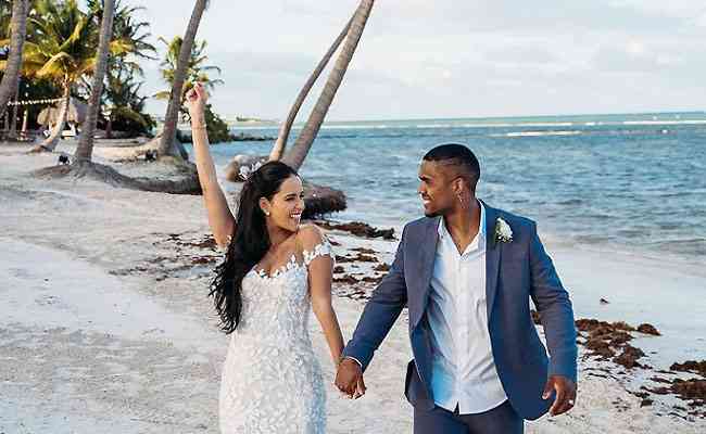 Nathalia Felix e Douglas Costa se casaram em Punta Cana e programaram festa para dezembro 