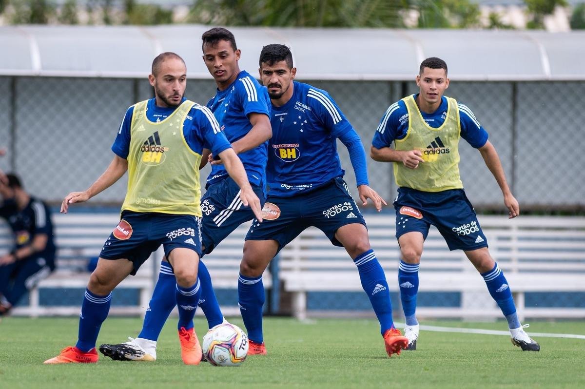 Imagens do primeiro treino do Cruzeiro antes do jogo contra o Cuiabá, pela Série B do Campeonato Brasileiro