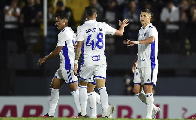 Mateus Vital marcou o primeiro gol da vitria do Cruzeiro sobre o Bragantino