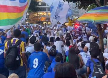 Organizadas do clube estiveram no Centro de Belo Horizonte nesta sexta-feira (31), enquanto dirigentes tentam solucionar imbróglio com a Minas Arena