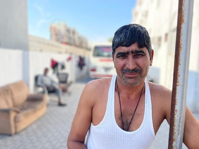 Cenas da rea Industrial, regio pobre de Doha habitada por imigrantes