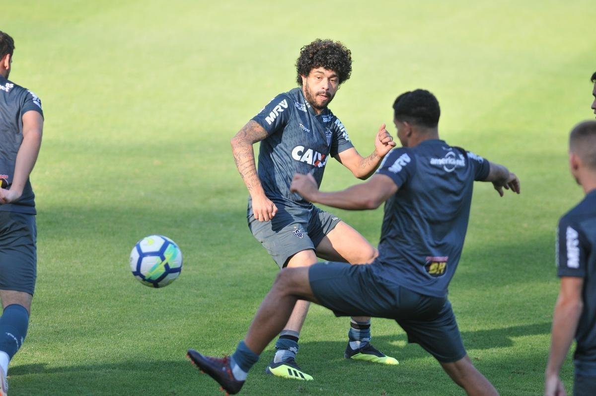 Zagueiro uruguaio Martn Rea treinou pela primeira vez com o elenco do Atltico na Cidade do Galo, j visando ao duelo de domingo, contra o Botafogo, no Rio, pelo Campeonato Brasileiro