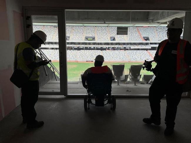 Fotos da visita feita por pessoas com deficincia na Arena MRV, nesta quinta-feira (9/2)
