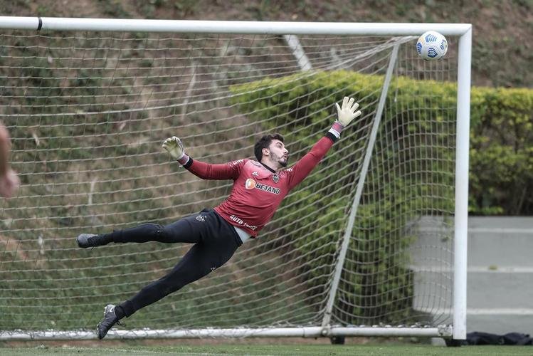Elenco atleticano encerrou a preparação para enfrentar o Atlético-GO fora de casa