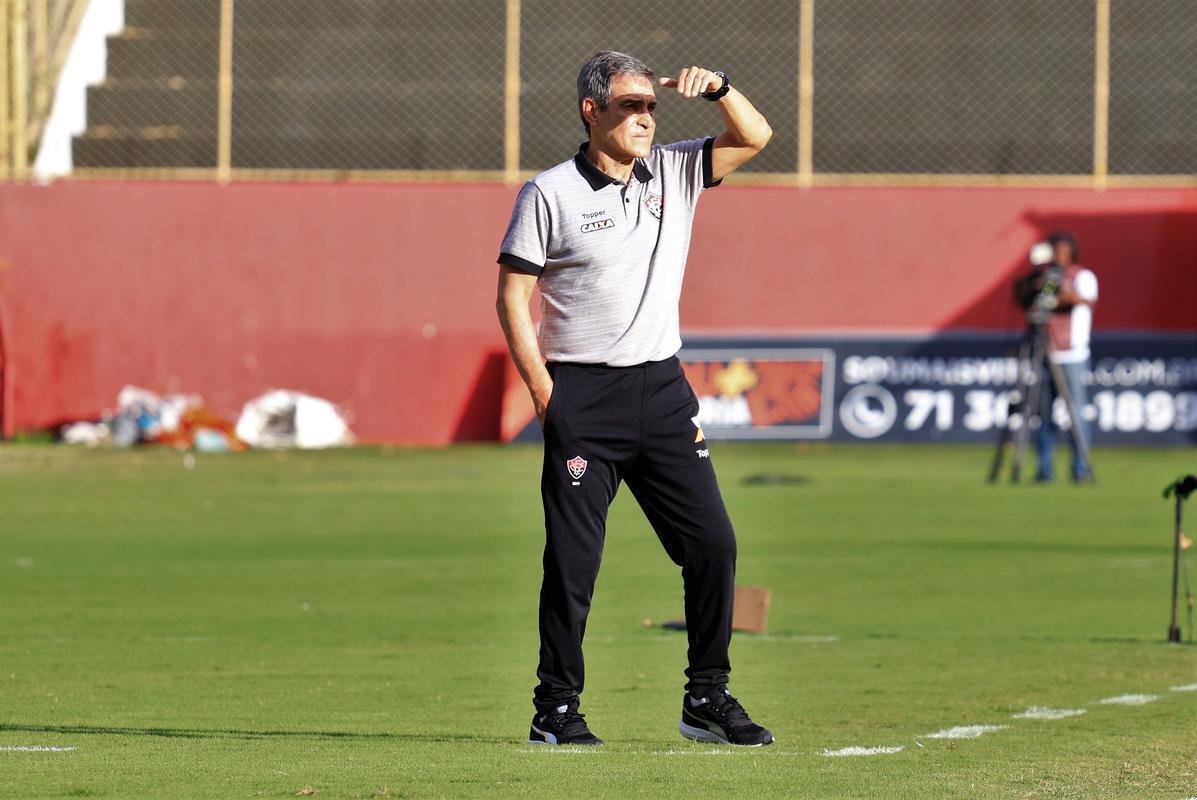 Vitória derrotou Atlético por 1 a 0, no Barradão, com gol de Léo Ceará