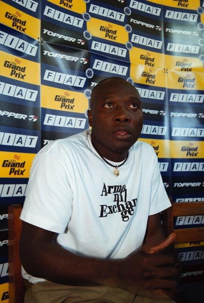 Fotos da apresenta��o do meia colombiano Freddy Rinc�n no Cruzeiro, em 6 de julho de 2001, na Toca da Raposa I. Ex-jogador morreu aos 55 anos nesta quarta-feira (13/4/2022), em Cali, em consequ�ncia de um acidente de carro.