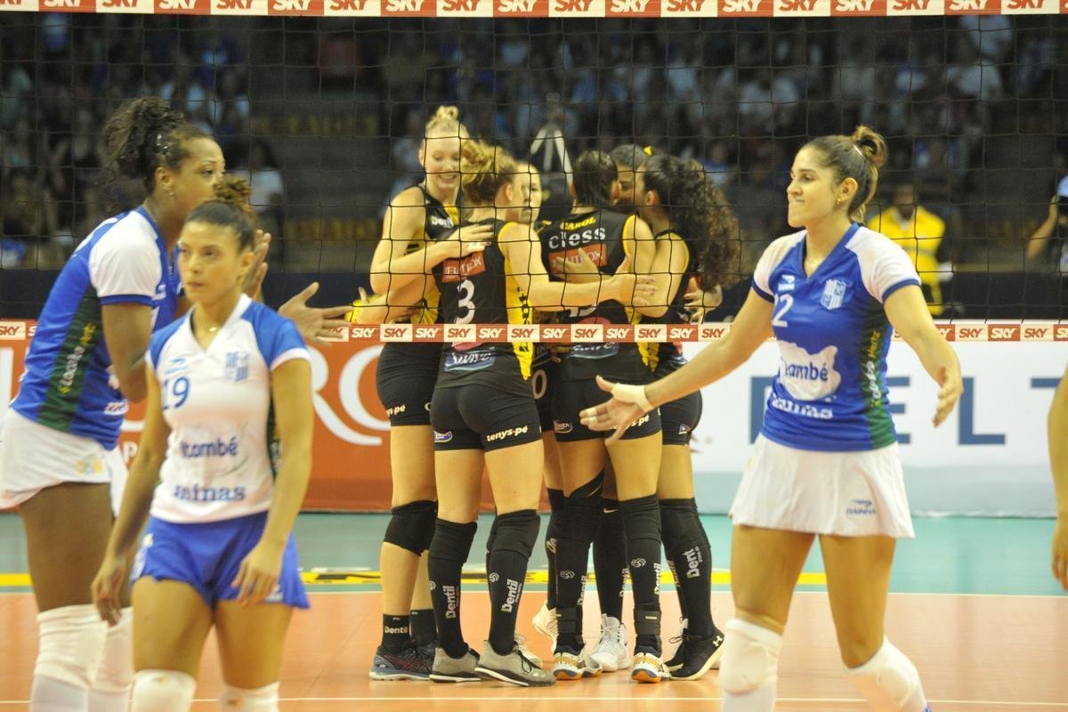 Minas x Praia: veja fotos da primeira partida da final