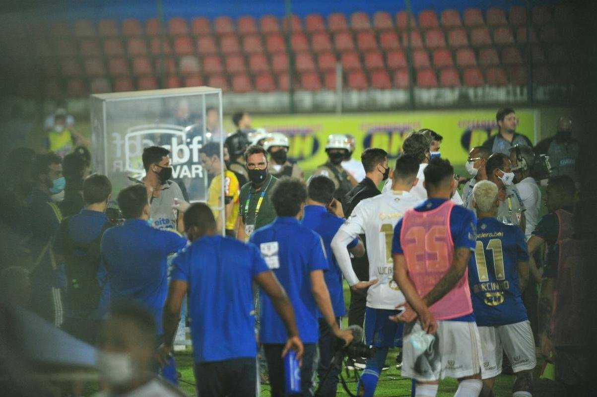 Cruzeiro teve gol anulado no fim, marcado por Marcelo Moreno, e acabou ficando no empate por 1 a 1 com o Operrio, na Arena do Jacar, em Sete Lagoas.