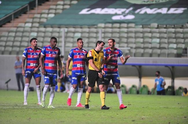 Fotos da vitria do Amrica sobre o Fortaleza, por 2 a 1, no Independncia, pela 29 rodada da Srie A do Campeonato Brasileiro