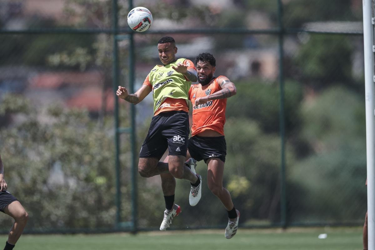 Fotos do primeiro treino de Junior Alonso no retorno ao Atltico