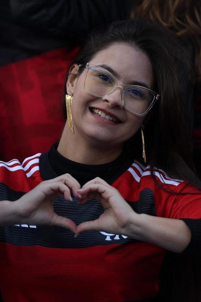 Torcedores de Flamengo e Al Hilal no Estdio Ibn-Batouta, em Tnger, no Marrocos