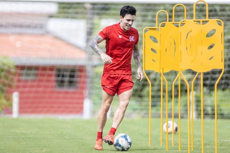 Com o elenco separado em quatro grupos, Náutico realiza primeiro dia de treinos, no Centro de Treinamento Wilson Campos, no bairro da Guabiraba, após quase três meses da suspensão das atividades, por conta da pandemia do coronavírus