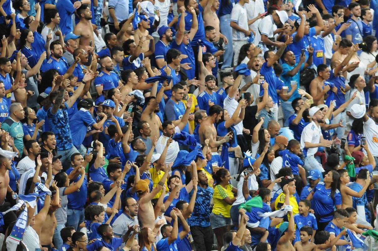 Fotos do jogo entre Cruzeiro e CRB, no Mineiro, em Belo Horizonte, pela 11 rodada da Srie B do Brasileiro