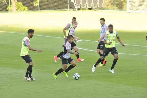 Com Fred em campo, jogadores do Atltico se reapresentaram na tarde desta segunda-feira