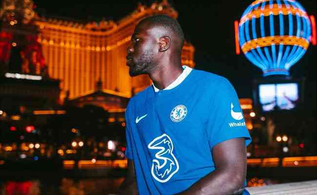 Chelsea fechou com Koulibaly por quatro temporadas