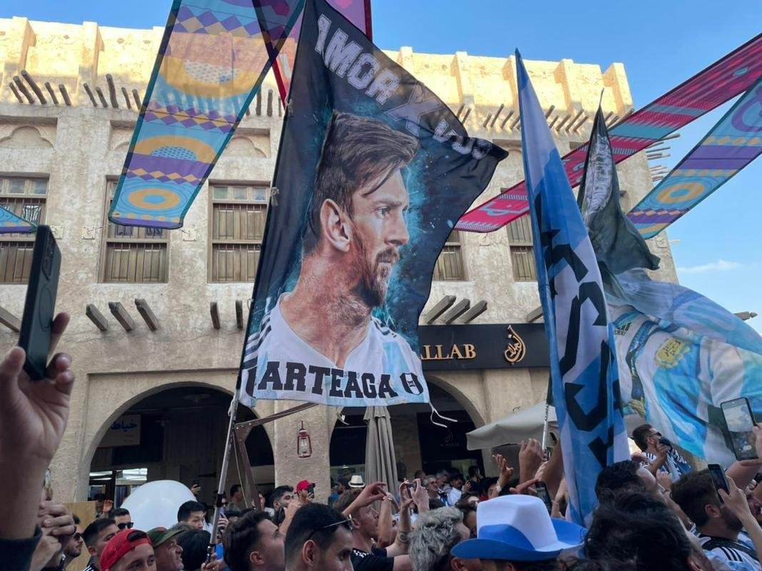 Festa dos argentinos no mercado Souq Waqif, em Doha, no Catar