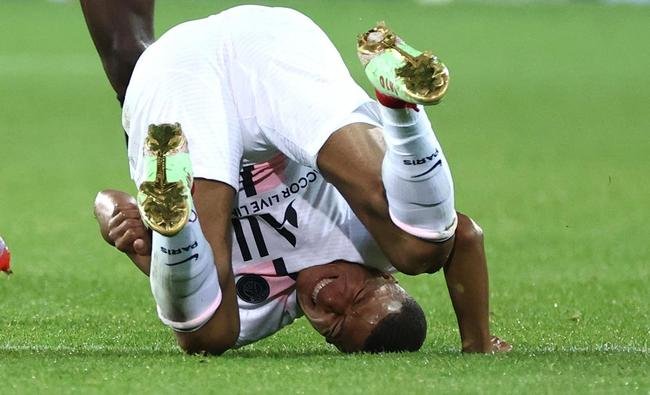 Fotos do empate por 1 a 1 entre Club Brugge e PSG, na Blgica, pela fase de grupos da Liga dos Campees. Time francs contou com Messi, Neymar e Mbapp.