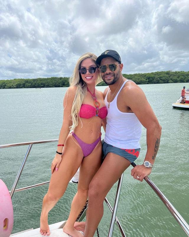 Hulk com a esposa em Joo Pessoa