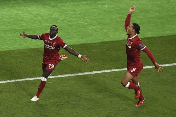 Mané completou cabeceio e empatou para o Liverpool: 1 a 1