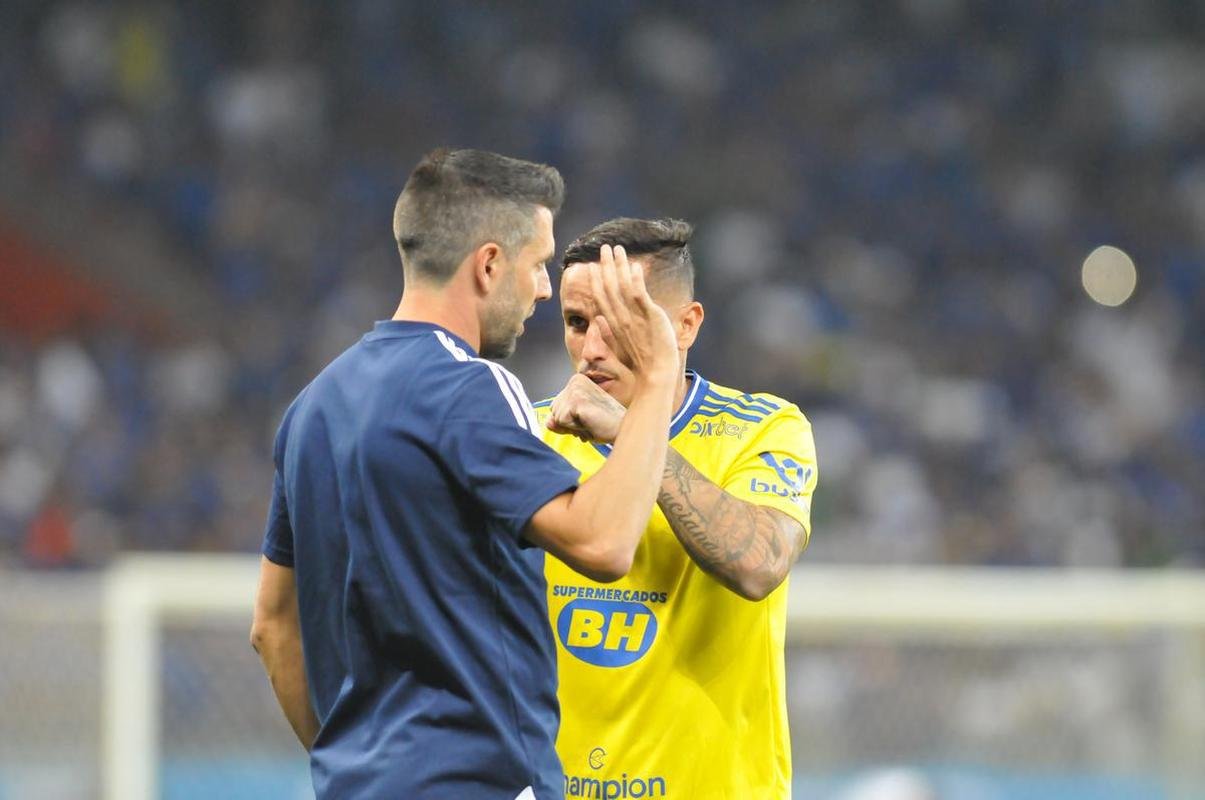 As melhores fotos do jogo entre Cruzeiro e Operrio-PR, no Mineiro, em Belo Horizonte, pela 29 rodada da Srie B do Brasileiro