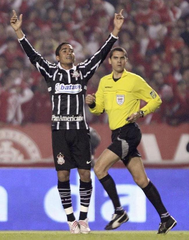 2009 - Jorge Henrique - Fez o primeiro gol da vitria por 2 a 0 do Corinthians sobre o Internacional no primeiro jogo, em casa, e tambm abriu o placar no empate por 2 a 2 que deu o tricampeonato ao Corinthians.