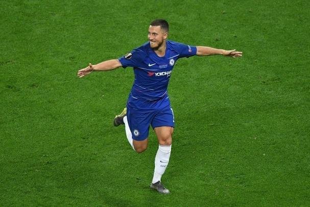 Com direito a um show de Hazard no segundo tempo, quando o craque belga marcou dois gols e ainda deu assistncia para Pedro balanar as redes, o Chelsea goleou o Arsenal por 4 a 1, nesta quarta-feira, no estdio Olmpico de Baku, no Azerbaijo, e conquistou o seu segundo ttulo da Liga Europa