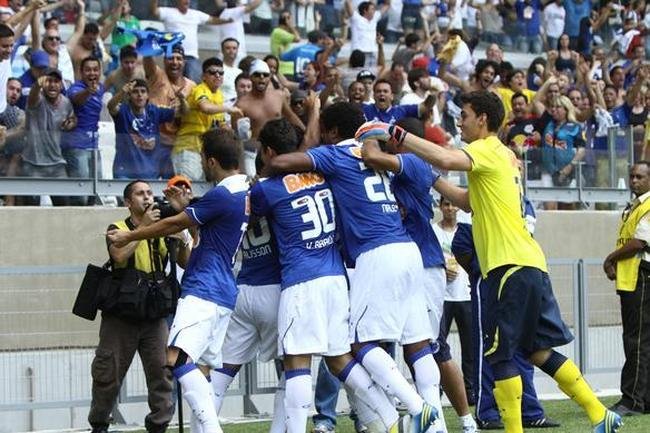 Fotos exclusivas do clssico entre Cruzeiro e Atltico na reabertura do novo Mineiro