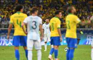 Fotos da vitria do Brasil sobre a Argentina, por 2 a 0, no Mineiro, pela semifinal da Copa Amrica; Gabriel Jesus e Firmino marcaram os gols da seleo em BH