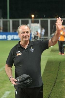 Lances do primeiro tempo do duelo entre Atltico e Defensor, pela terceira fase da Copa Libertadores