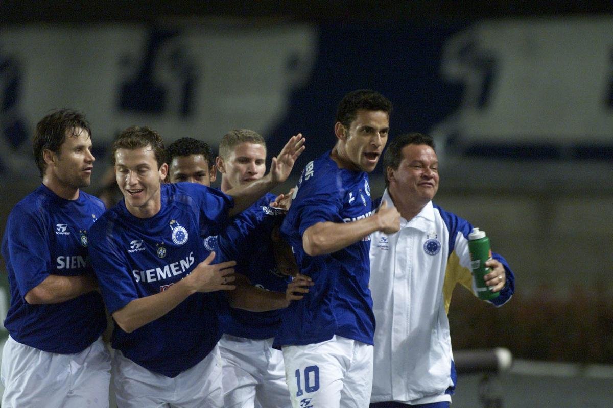 Fred em ao pelo Cruzeiro entre 2004 e 2005