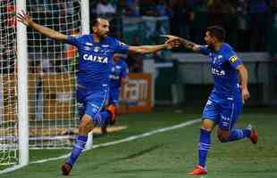 Barcos comemora gol da vitria cruzeirense sobre o Palmeiras no Allianz Parque, em So Paulo