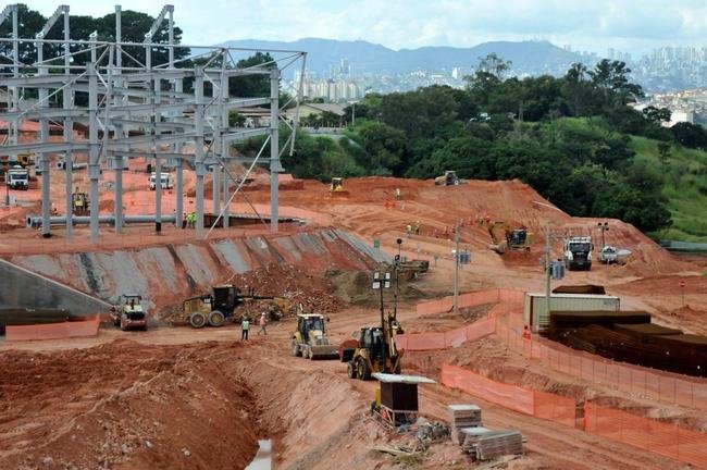Arena MRV completa um ano de obras neste 20 de abril de 2021. Veja como est� o andamento da constru��o do est�dio do Atl�tico, que tem previs�o de ficar pronto em outubro de 2022. Ser�o 46 mil lugares, 2.333 vagas de estacionamento, 40 bares e 80 camarotes. O empreendimento fica no bairro Calif�rnia, em Belo Horizonte. (Fotos de Gladyston Rodrigues/EM/D. A Press)